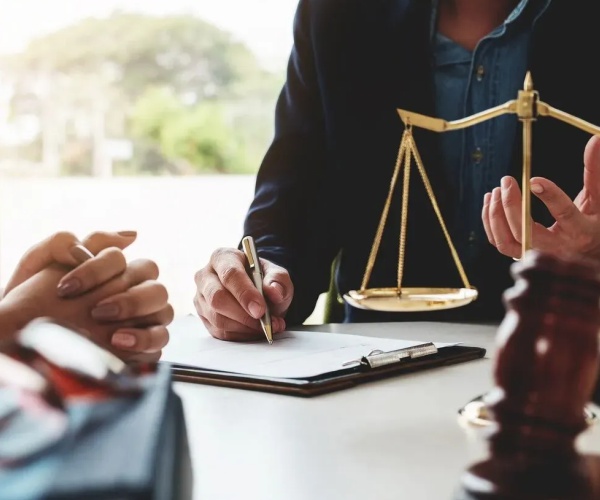 Aktivitas Konsultan Hukum